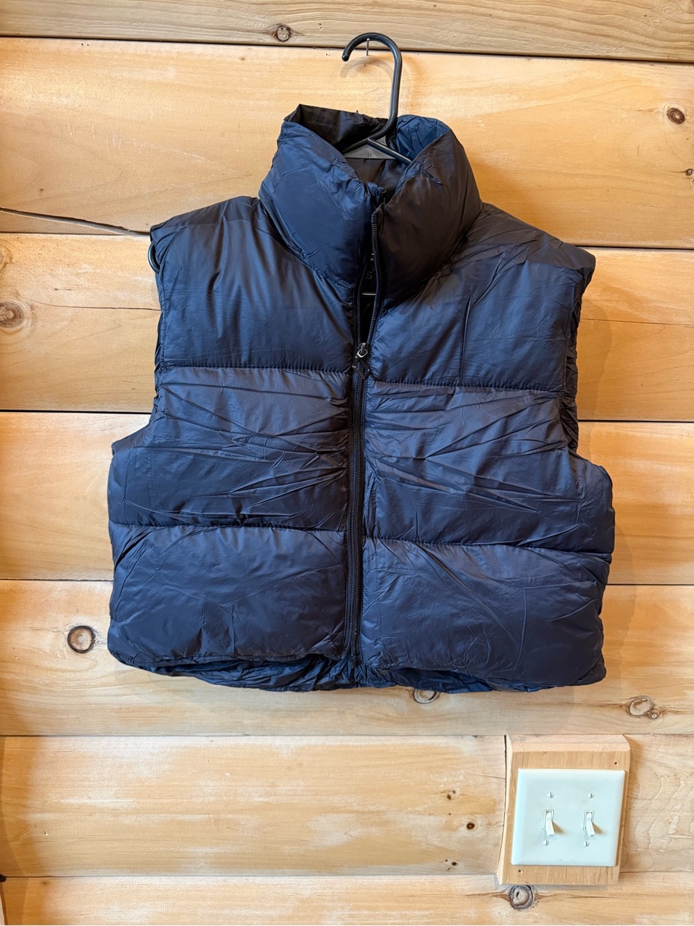 Puffer Vest in Black size small